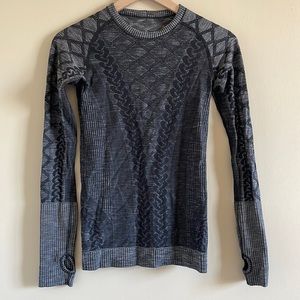 Lululemon size 4 compression long sleeve
